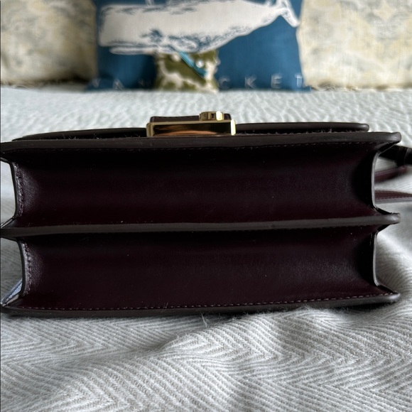 Tory Burch cordovan leather shoulder bag - Picture 5 of 6